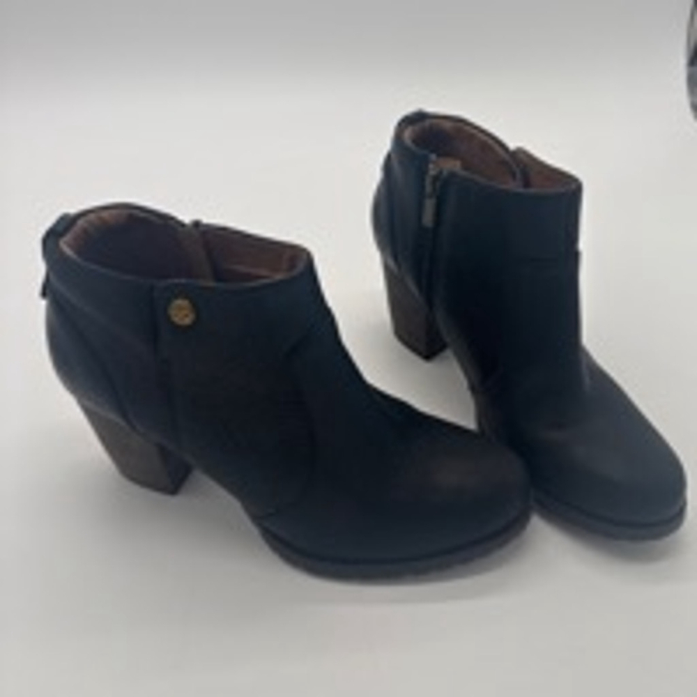 Women's Clarks Indigo Black Leather Ankle Boots Size 7.5